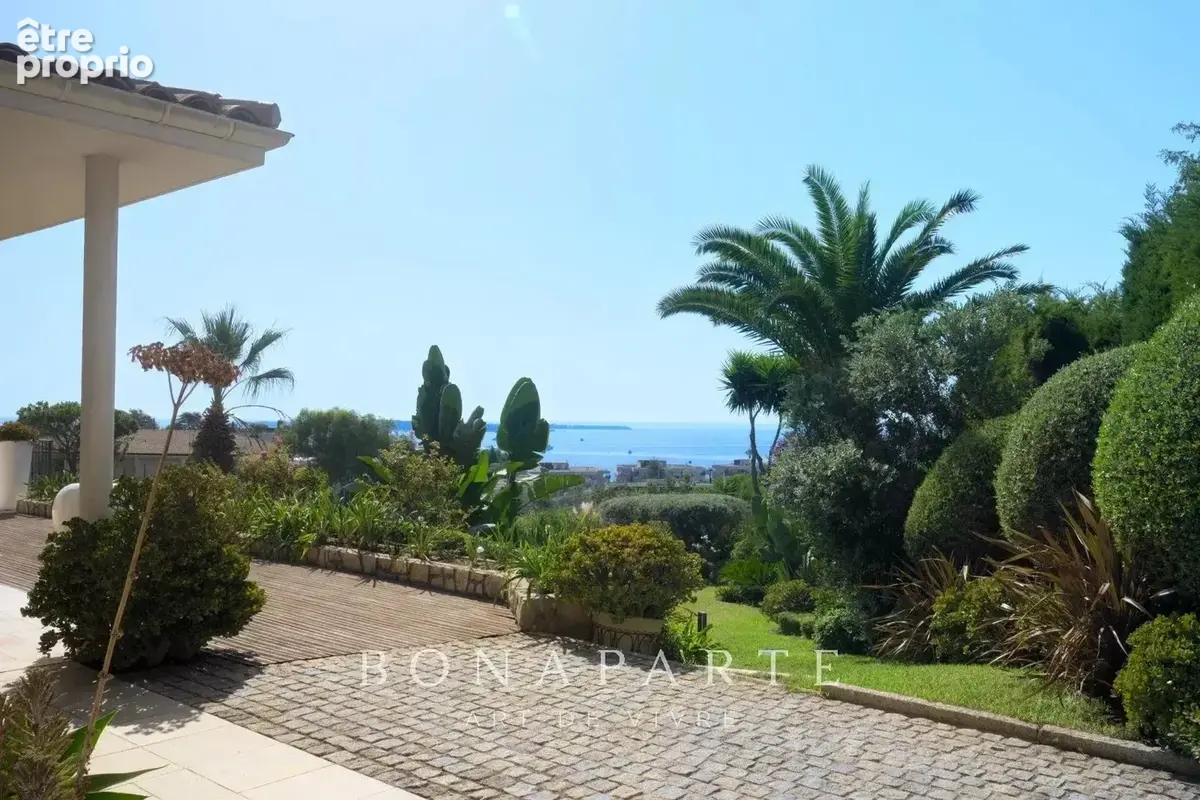 Elégante propriété à la vue mer panoramique - photo 9