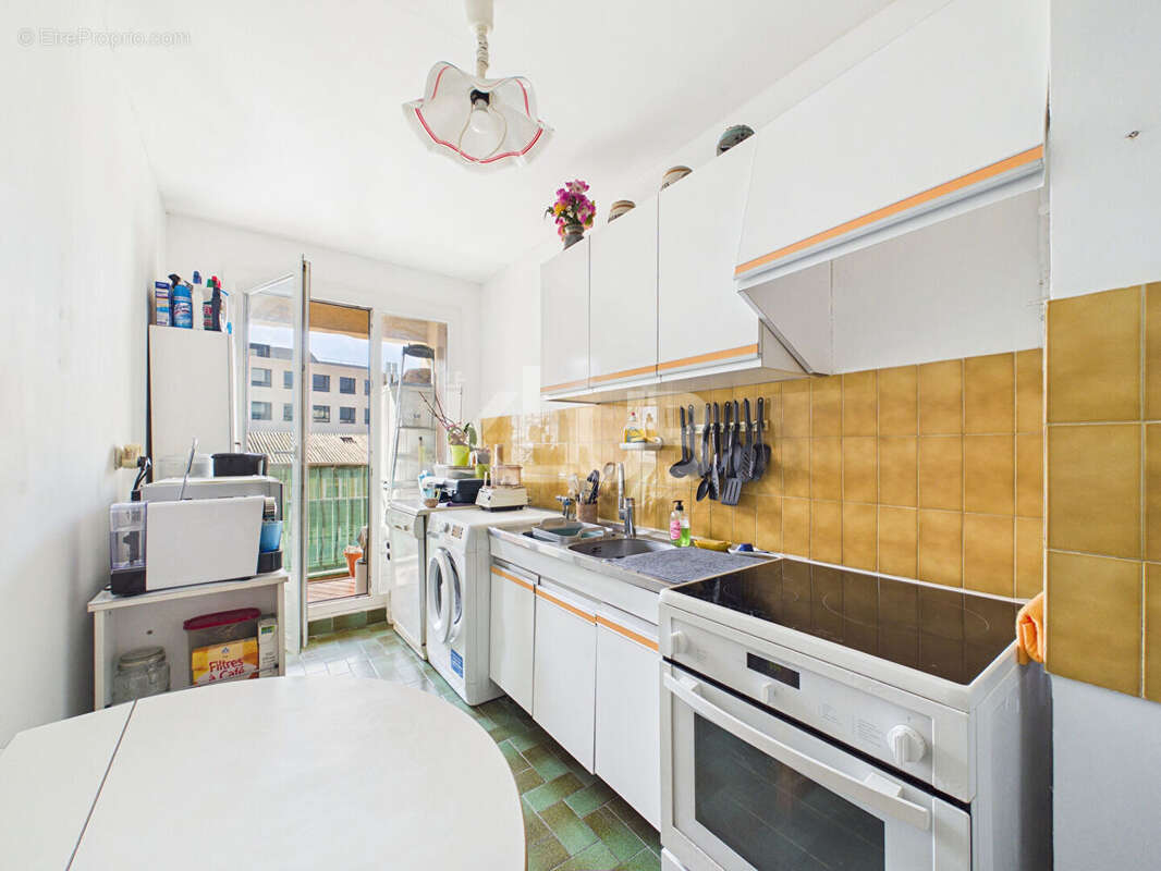 Appartement à MARSEILLE-2E