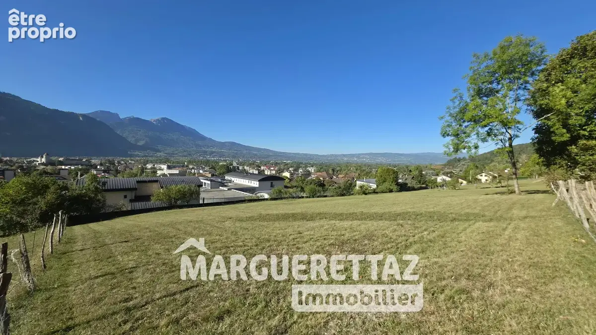 Photo Terrain à Bonneville au prix de 311 000€