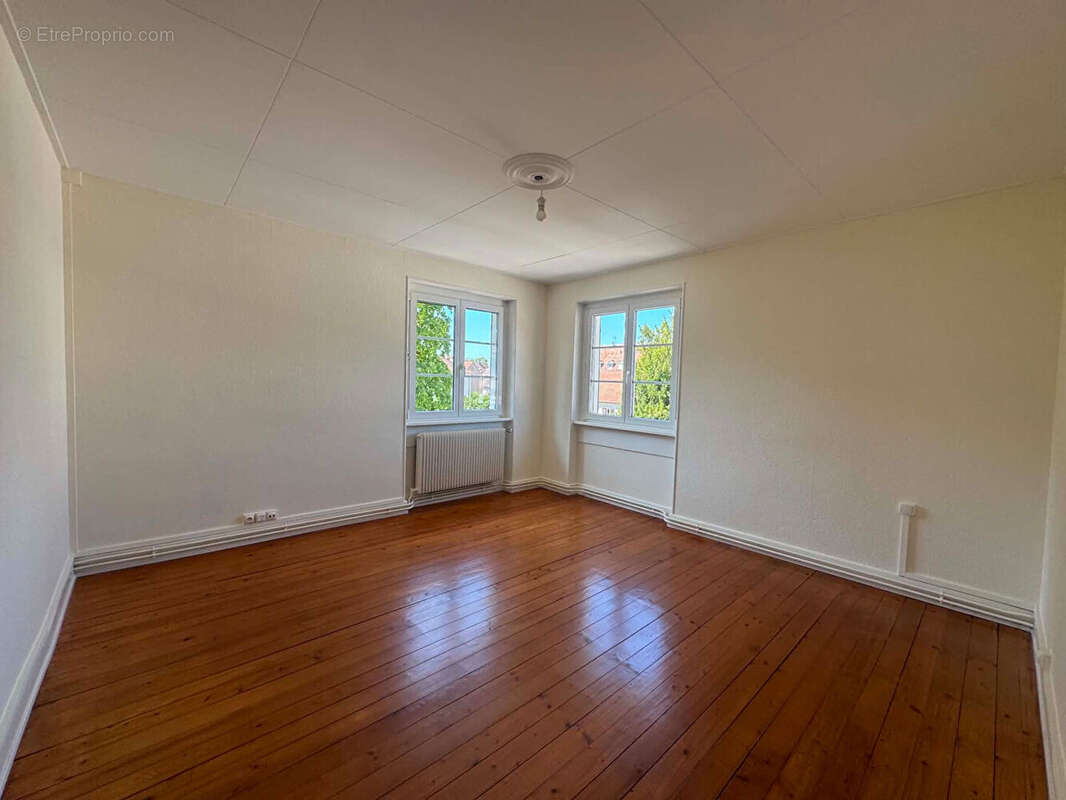 Appartement 4 pièces à vendre à Cernay - Dernier étage, calme et lumineux - photo 3