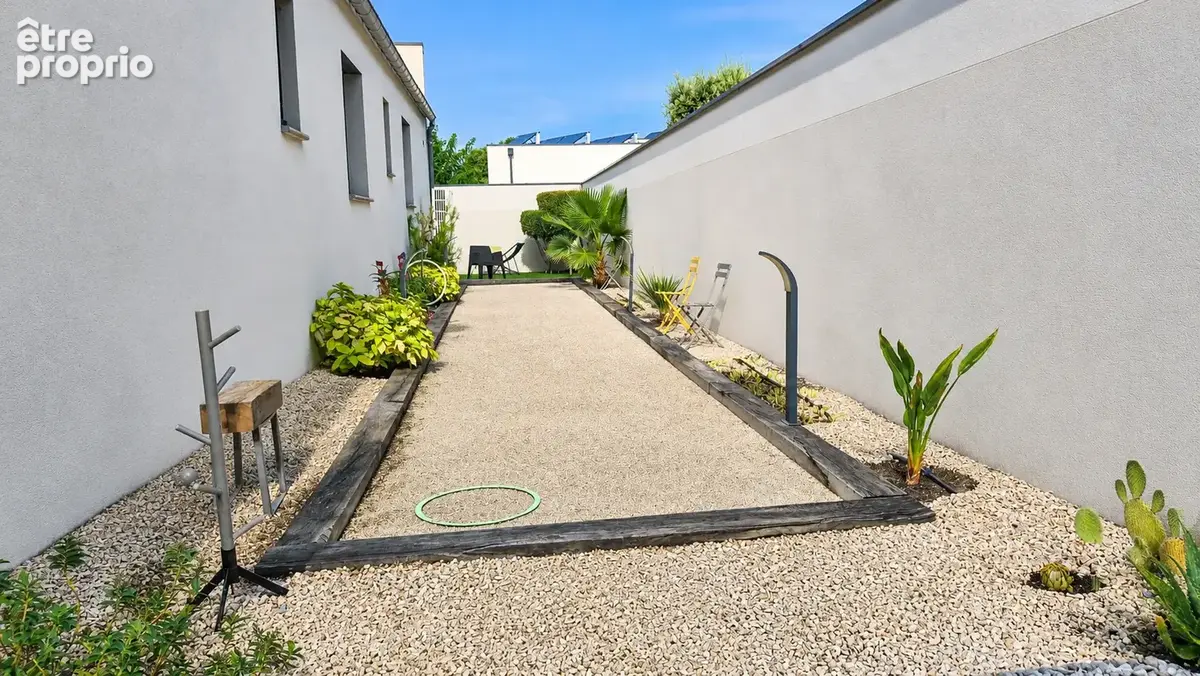 Au calme, villa contemporaine de plain pied sur 1003m2 avec piscine - prestation haut de gamme - photo 4