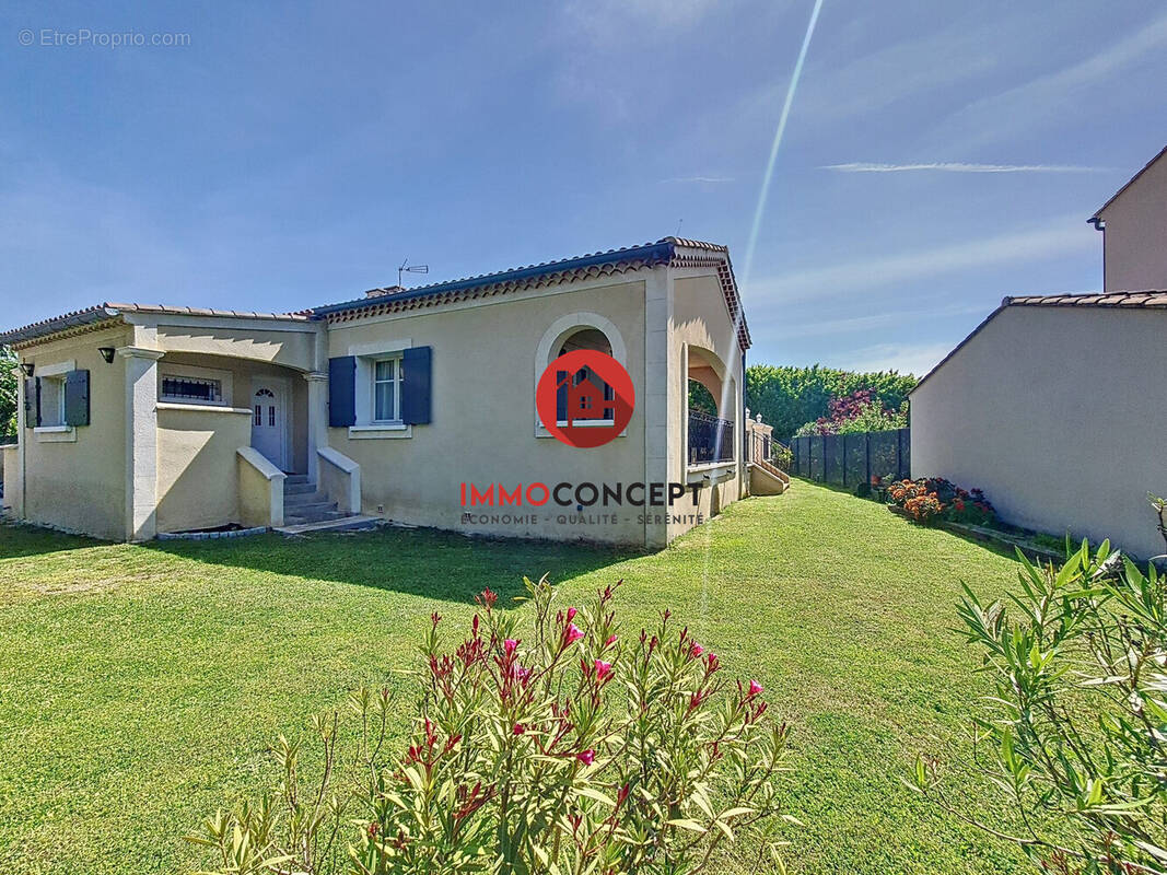 Maison à SAUVETERRE