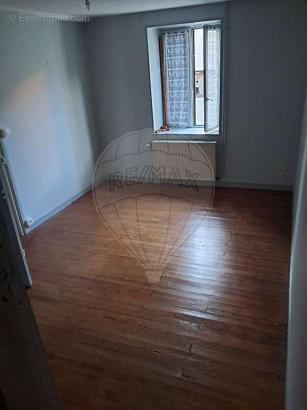 Maison à SAINT-GEORGES-DE-RENEINS