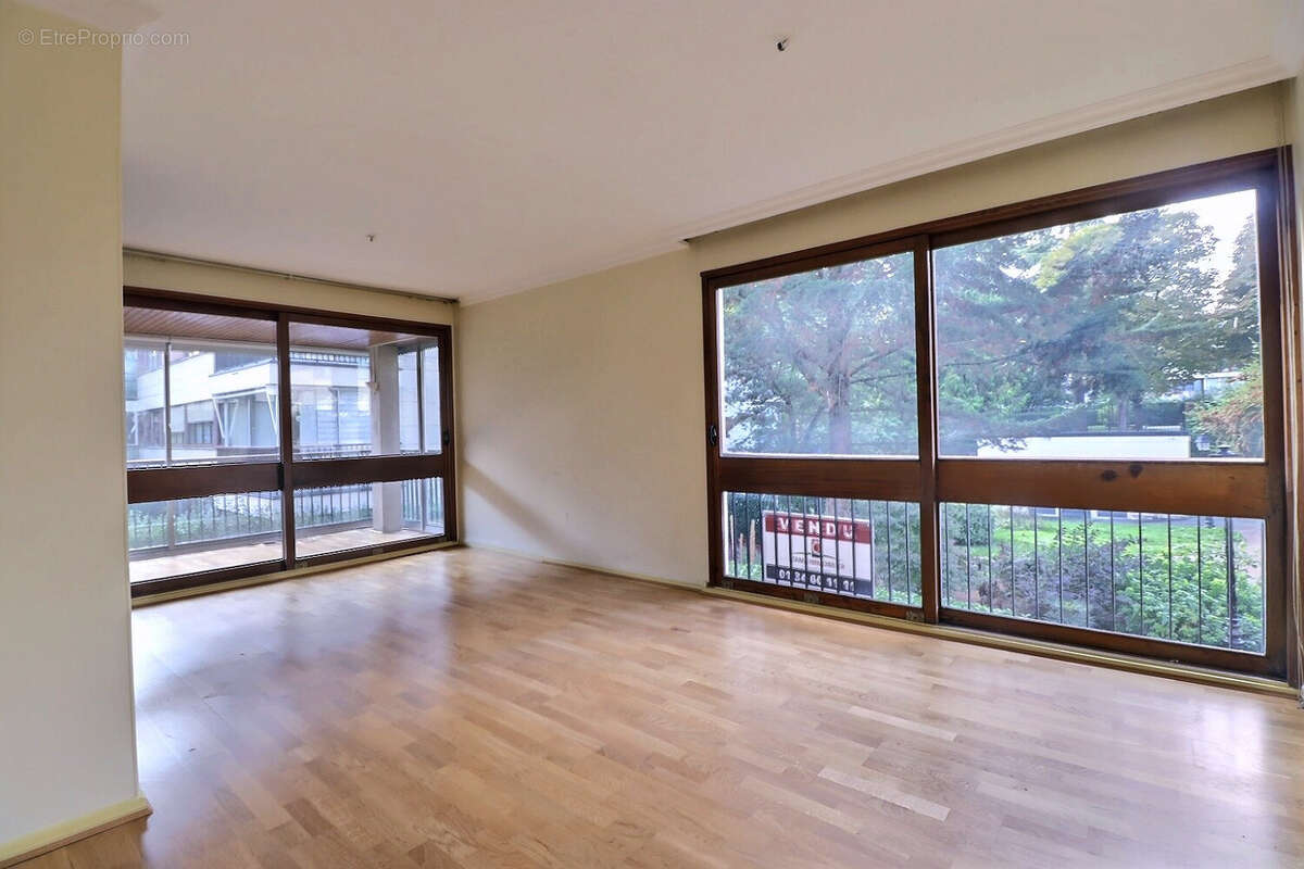 Appartement à FONTENAY-LE-FLEURY