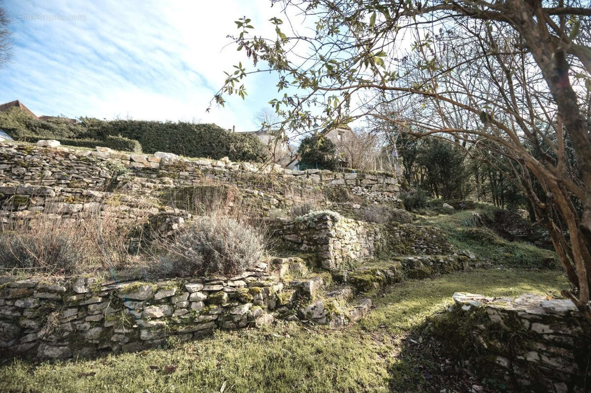 Maison à MONTVALENT