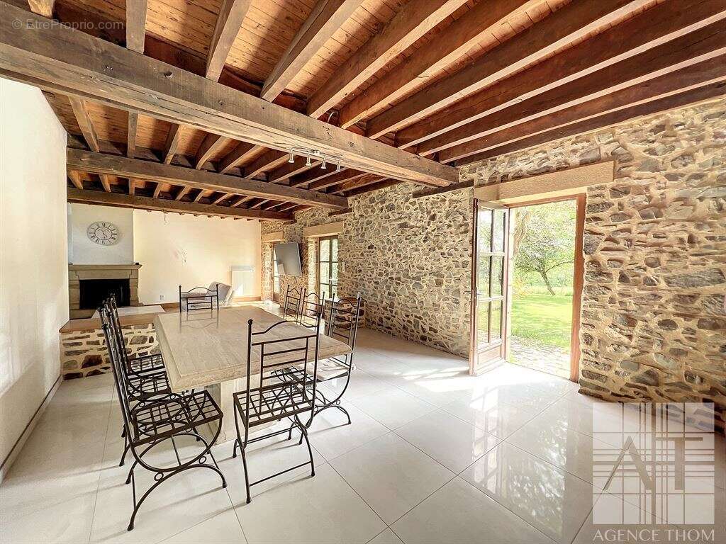 Maison à MONTENAY
