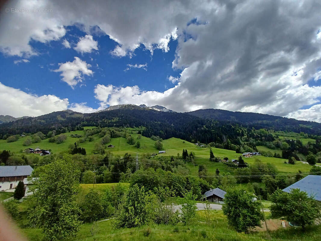 Appartement à HAUTELUCE