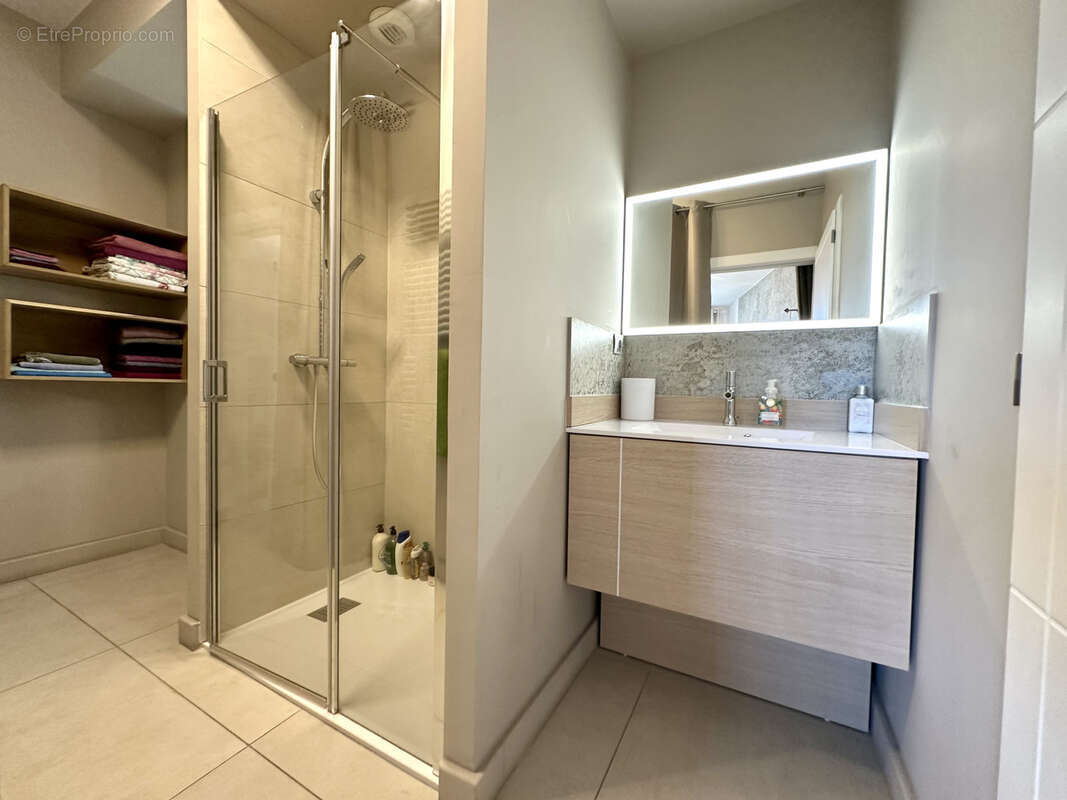 Appartement à CASTELNAU-LE-LEZ