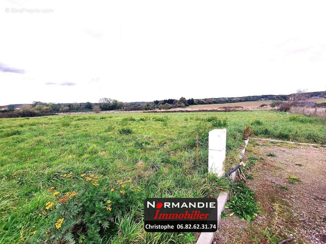 Terrain à SAINT-MAURICE-D&#039;ETELAN