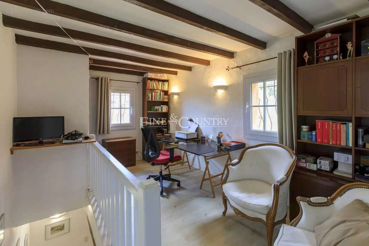 Maison à MONTAUROUX