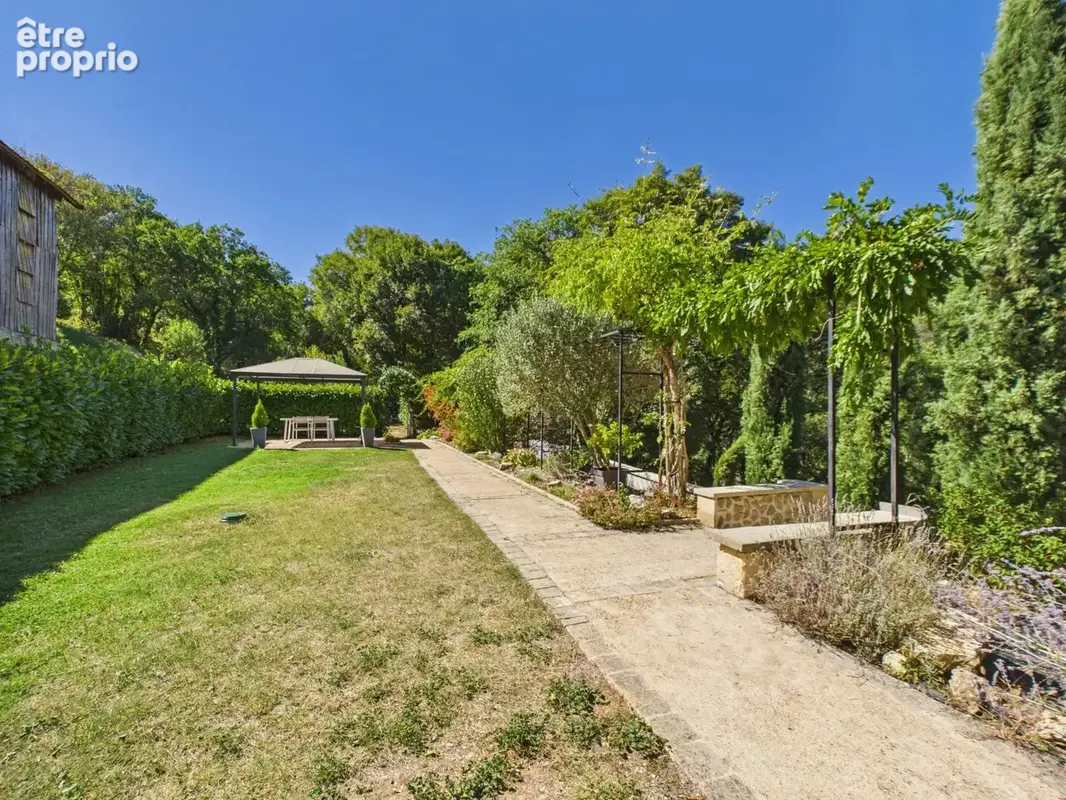 Belle propriété de campagne restaurée avec vues panoramiques et 2,4 hectares - photo 18
