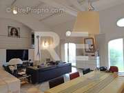 Maison à BELLEGARDE