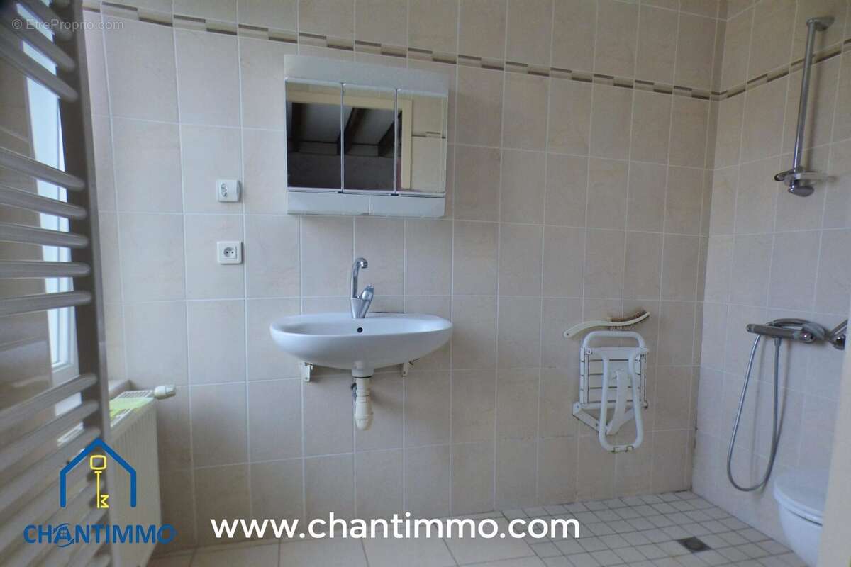 Maison à BAZOGES-EN-PAREDS