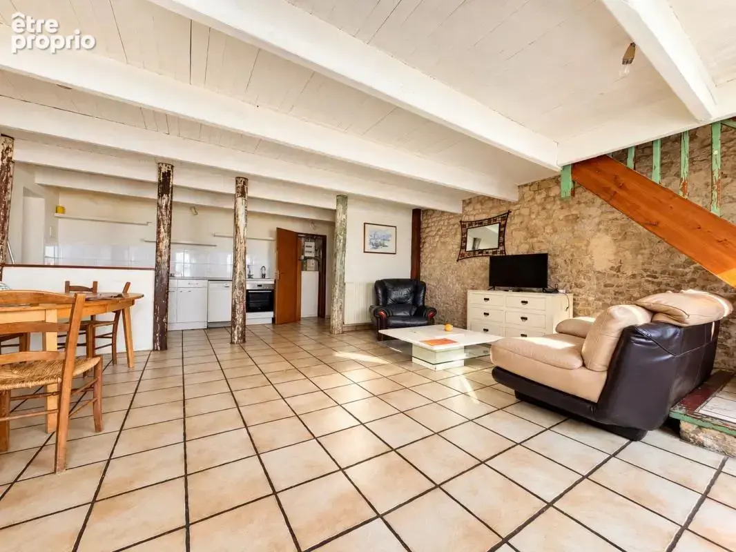 Saint-rogatien – maison de ville de 145 m² au charme de l’ancien - photo 3