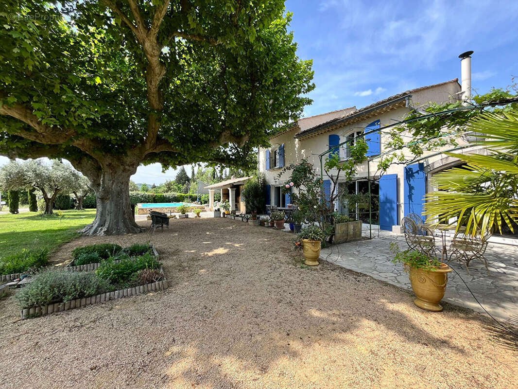 Maison à SUZE-LA-ROUSSE