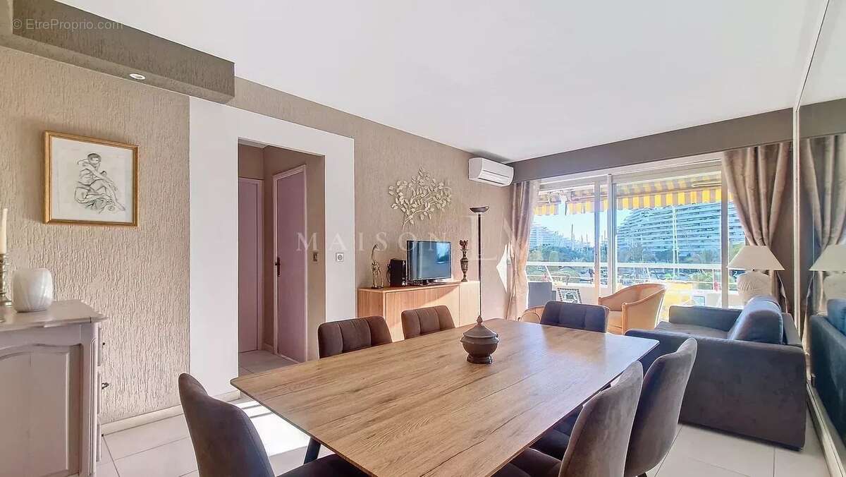 Appartement à VILLENEUVE-LOUBET