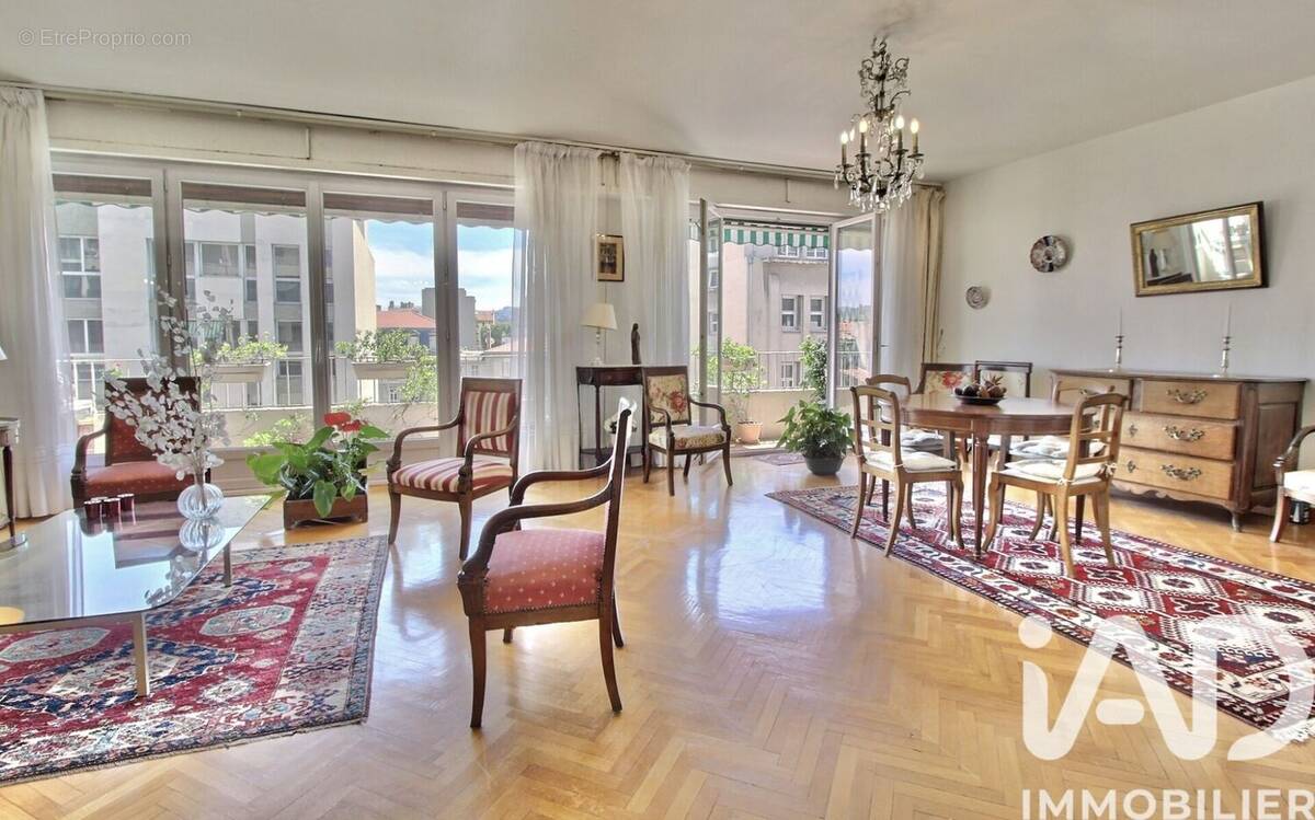 Photo 1 - Appartement à MARSEILLE-8E