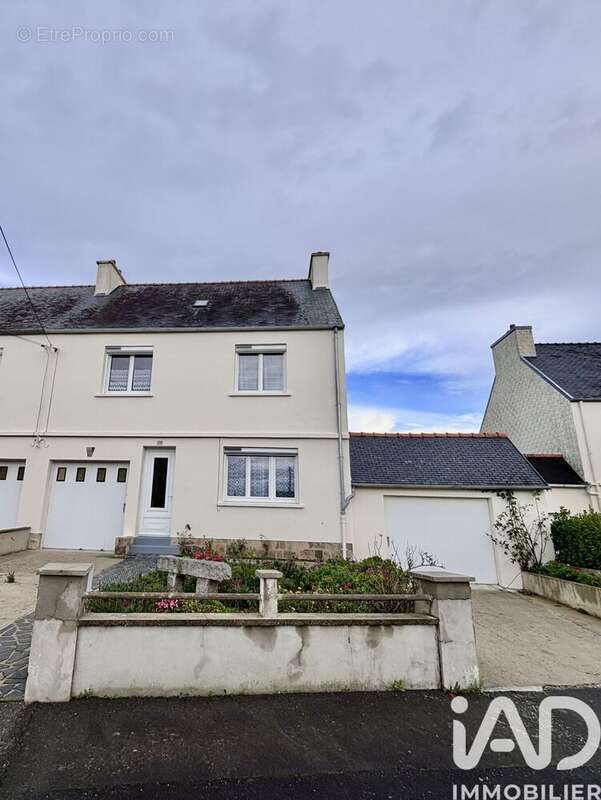 Photo 1 - Maison à LANDIVISIAU