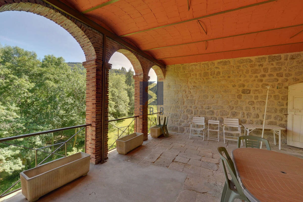 Maison à MARCOLS-LES-EAUX