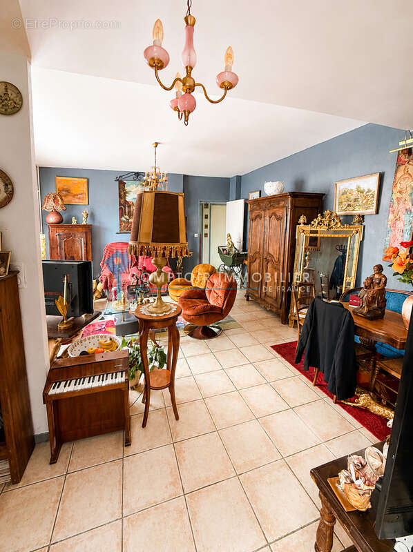 Appartement T3 de 77,53 m2 avec terrasse de 51 m2   Aubenas - photo 2