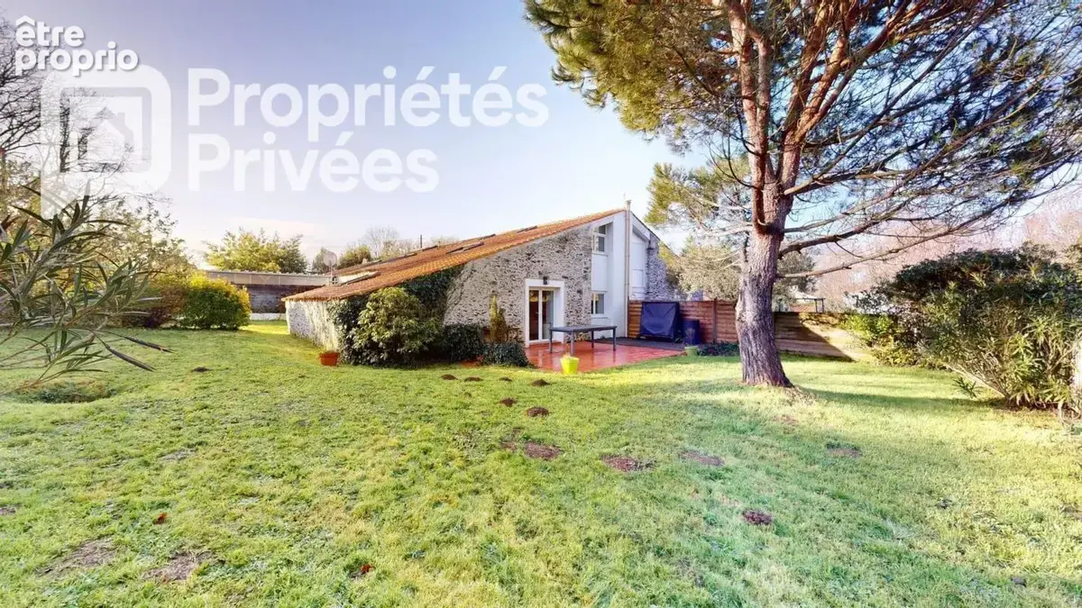 Maison Poiroux.Vente à termes libre d'occupation. 6 pièce(s) 115 m2 - photo 16