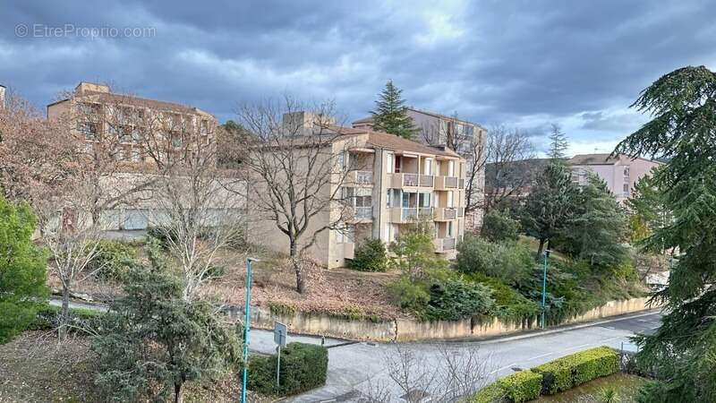 Appartement à GREOUX-LES-BAINS