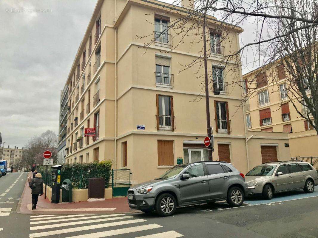 Appartement à CHARENTON-LE-PONT
