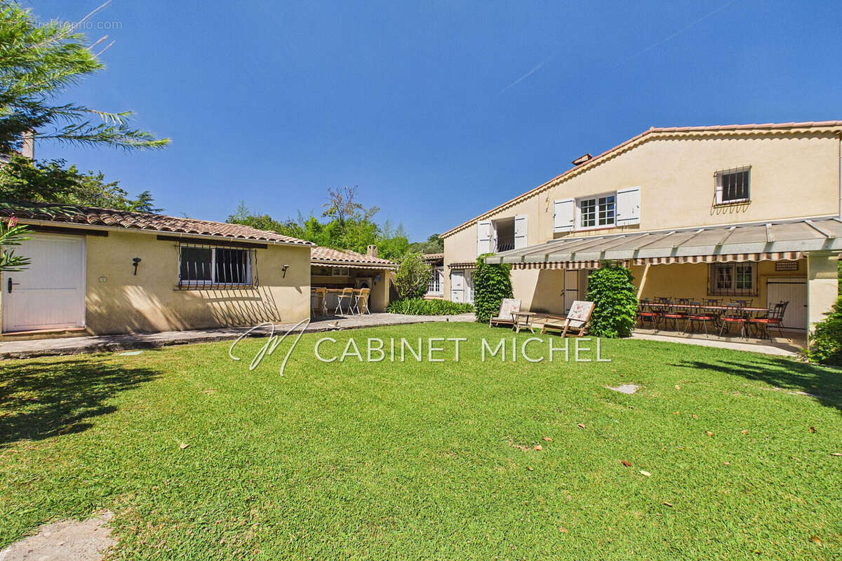 Maison 177 m² à Roquefort-Les-Pins  - photo 4