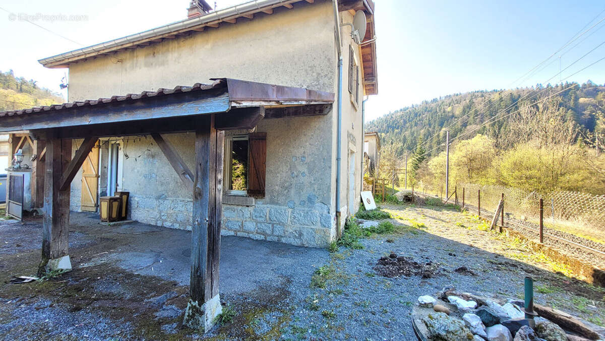 Maison à LALLEYRIAT