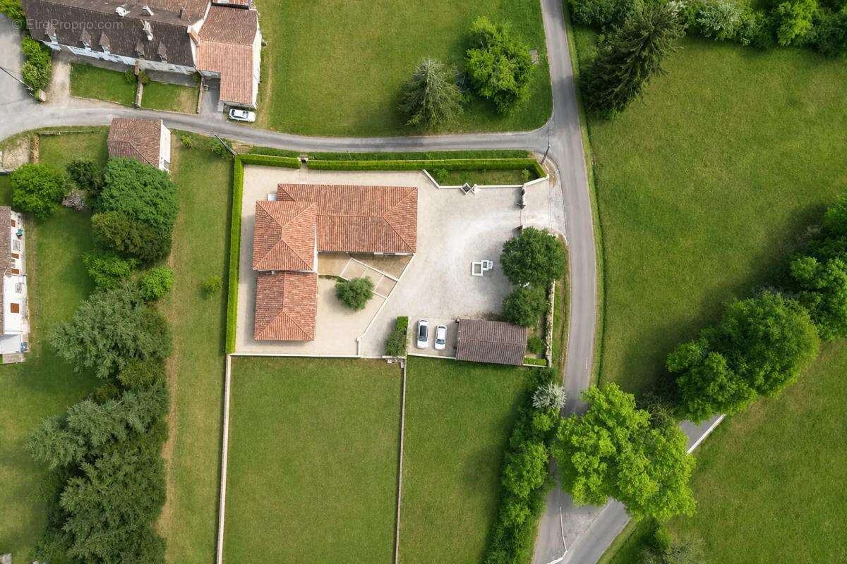 Maison spacieuse avec jardin en Dordogne - photo 29