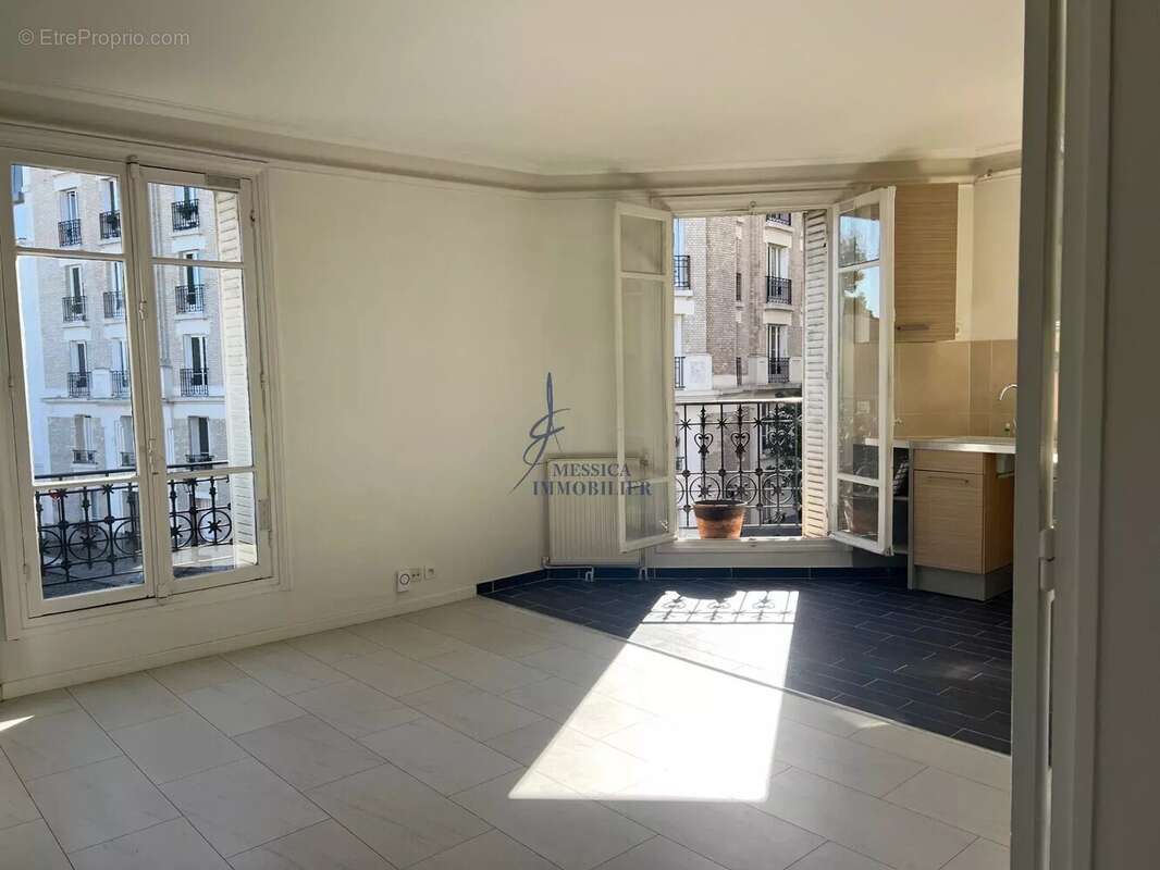 Appartement à PARIS-18E
