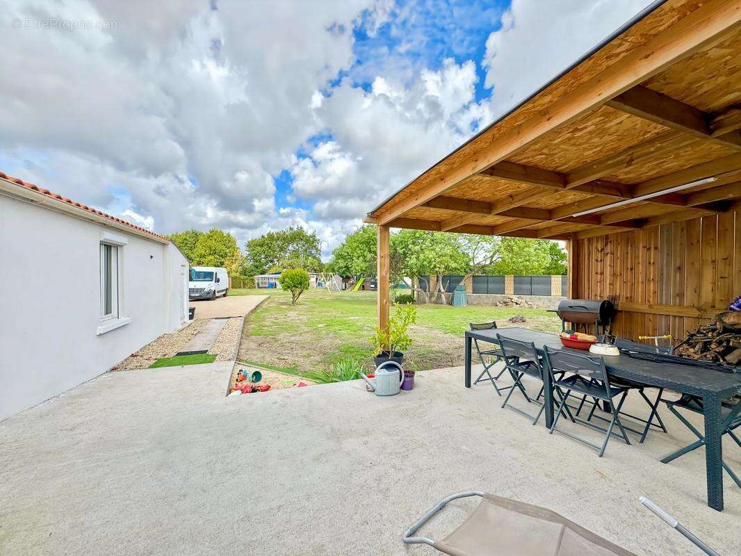 Maison à SAINT-MAIXENT-SUR-VIE