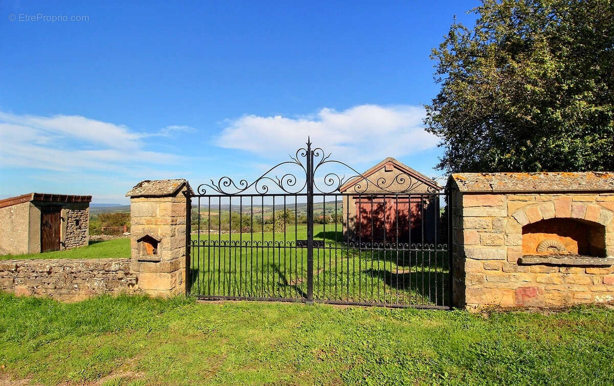 Maison à SAINT-MARTIN-DU-TARTRE
