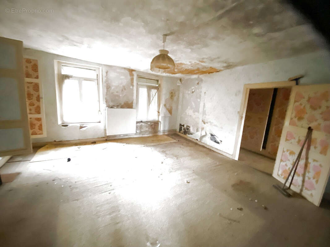 Maison à SARS-POTERIES