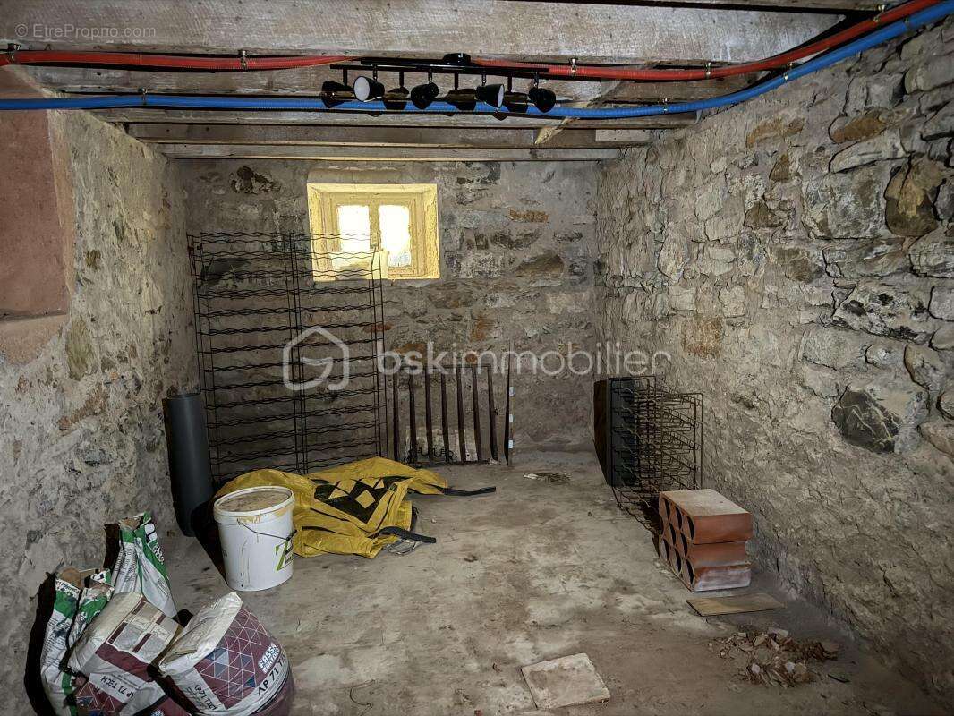 Au centre de hyeres (83400), dans le carré d'or, hyper centre, appartement de 58,05 m2 entièrement rénové - photo 14
