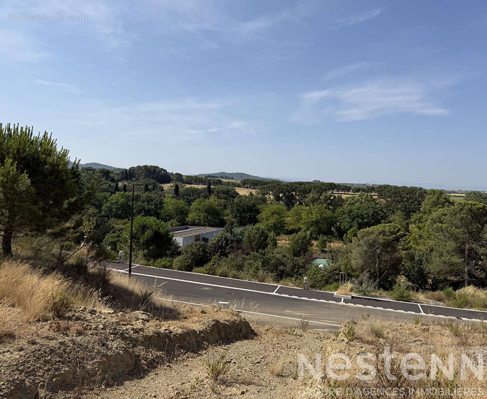 CARCASSONNE - Terrain constructible viabilisé de 824 m² libre constructeur - Les Balcons de Rivoire - photo 3