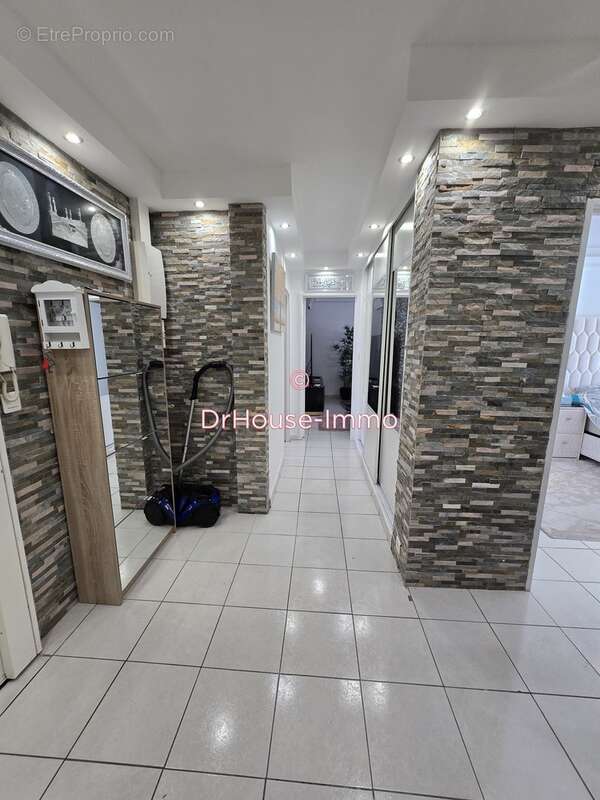 Appartement à MARSEILLE-1E