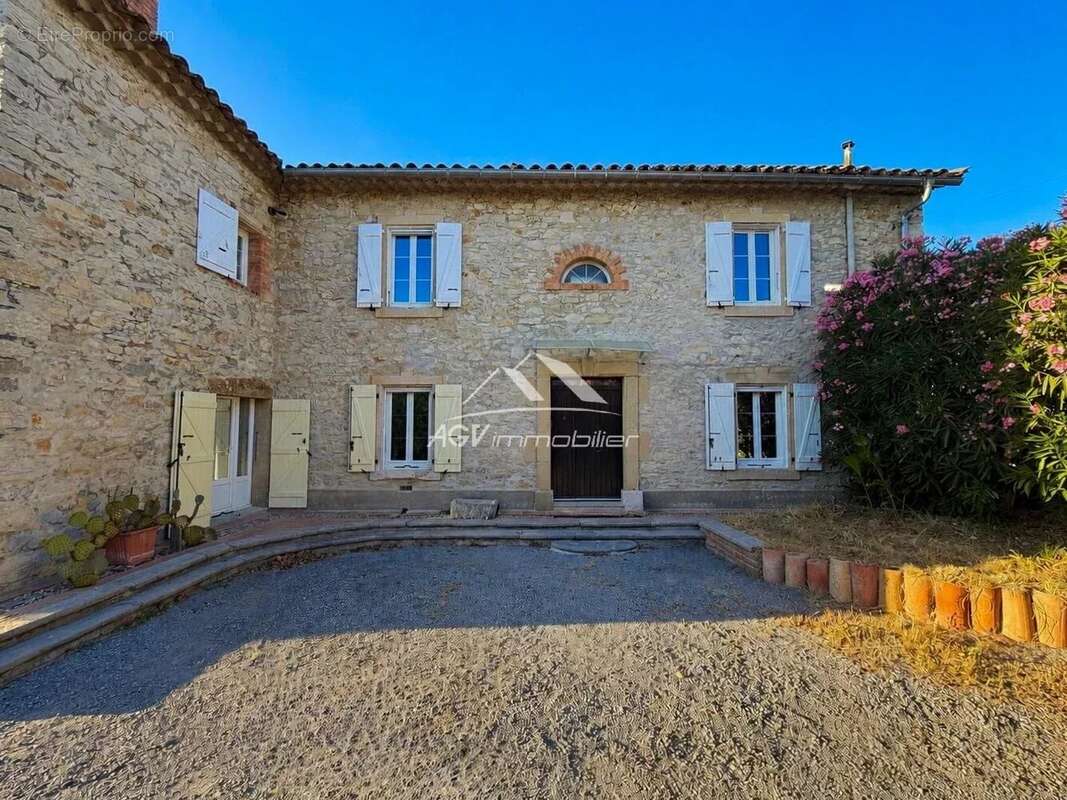Mas de 220 m² – 6 chambres – Terrain de 1 722 m² – Piscine chauffée - photo 19