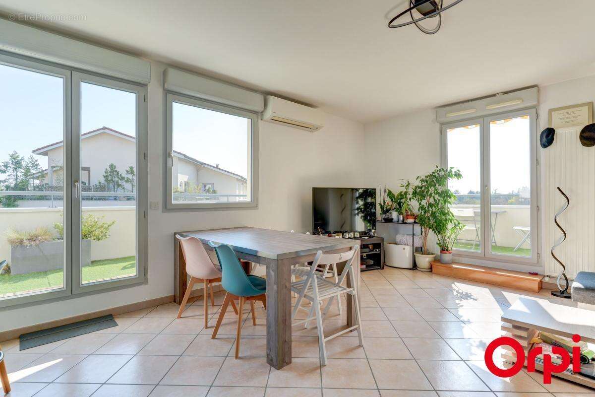 Appartement à RILLIEUX-LA-PAPE