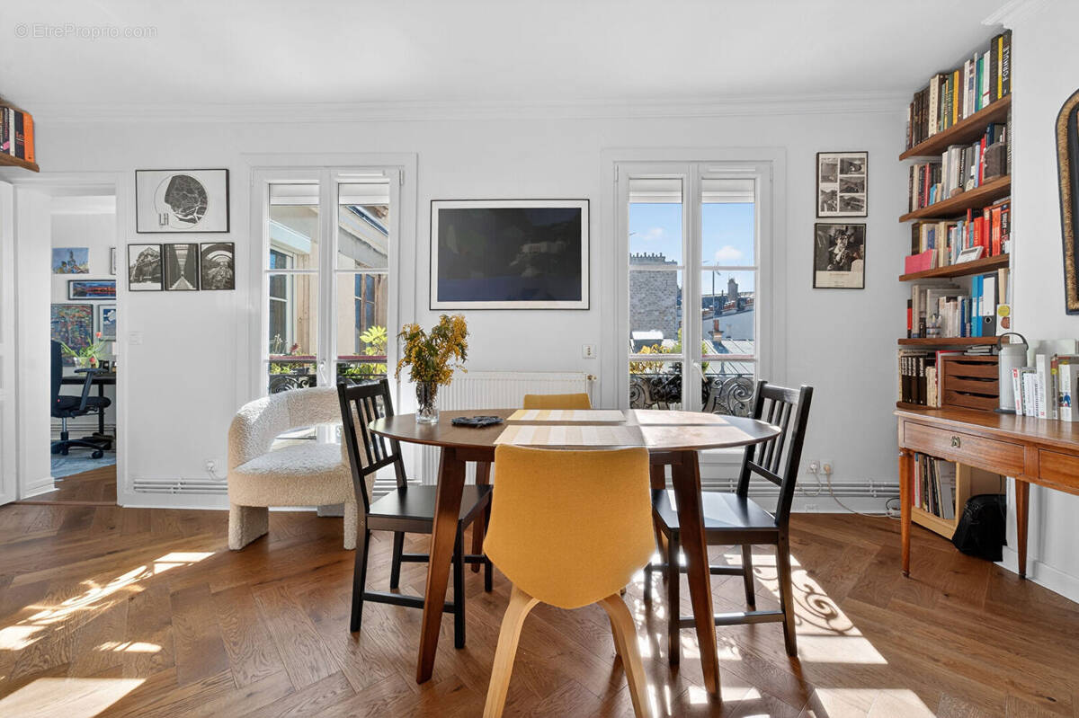 Appartement à PARIS-10E