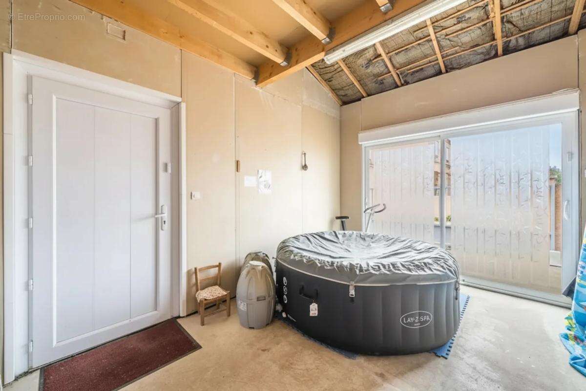 Maison 4 pièces de 104 m² à Adissan - photo 11