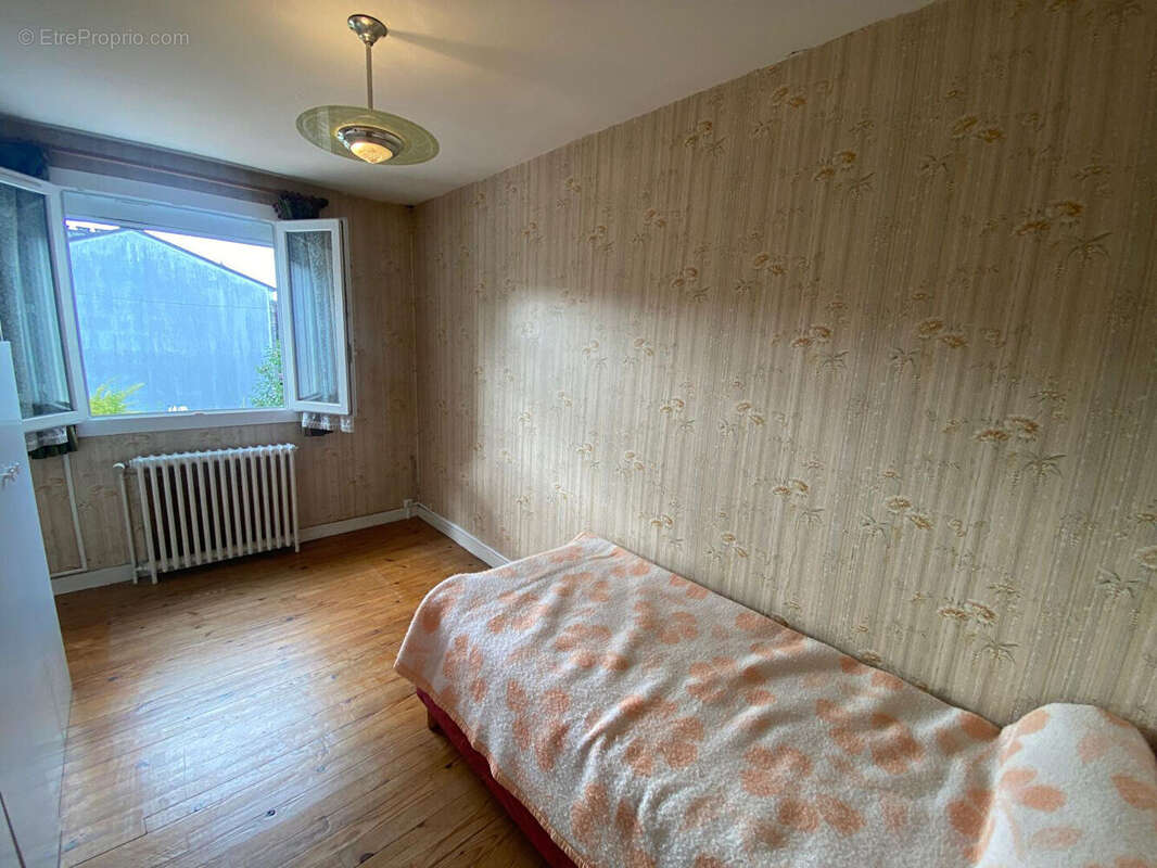 Maison de ville avec 4 chambres, garage et extérieur - photo 10