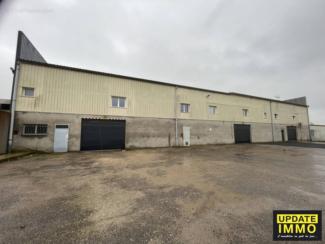 Commerce à CONTREXEVILLE