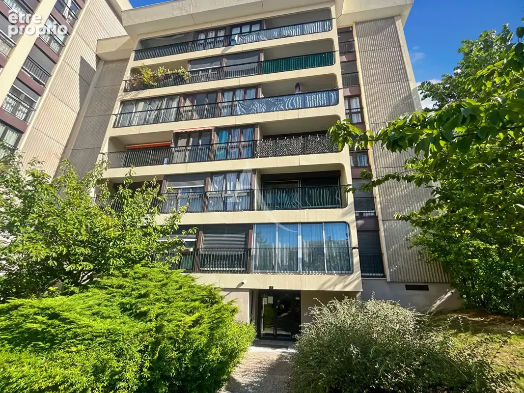 Appartement à LES MUREAUX