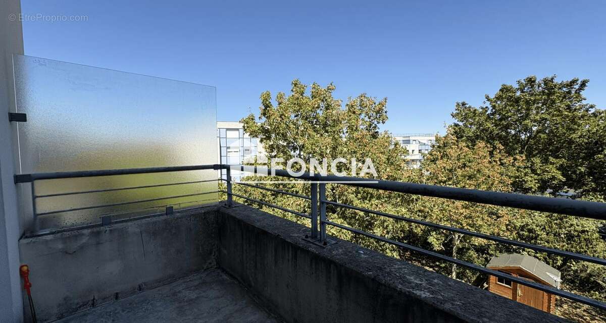 CORBEIL - Beau 3 Pièces avec balcon et parking - photo 4