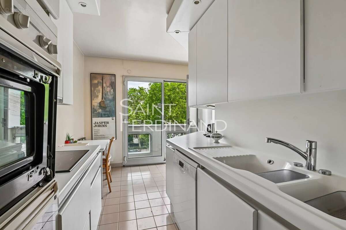 Appartement à NEUILLY-SUR-SEINE