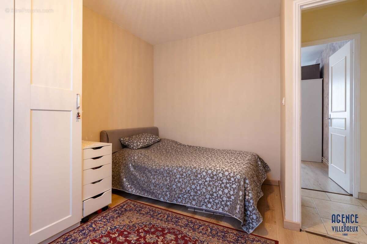 Appartement à LES CLAYES-SOUS-BOIS