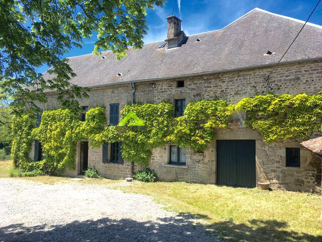 Maison à SAINT-MARC-A-FRONGIER