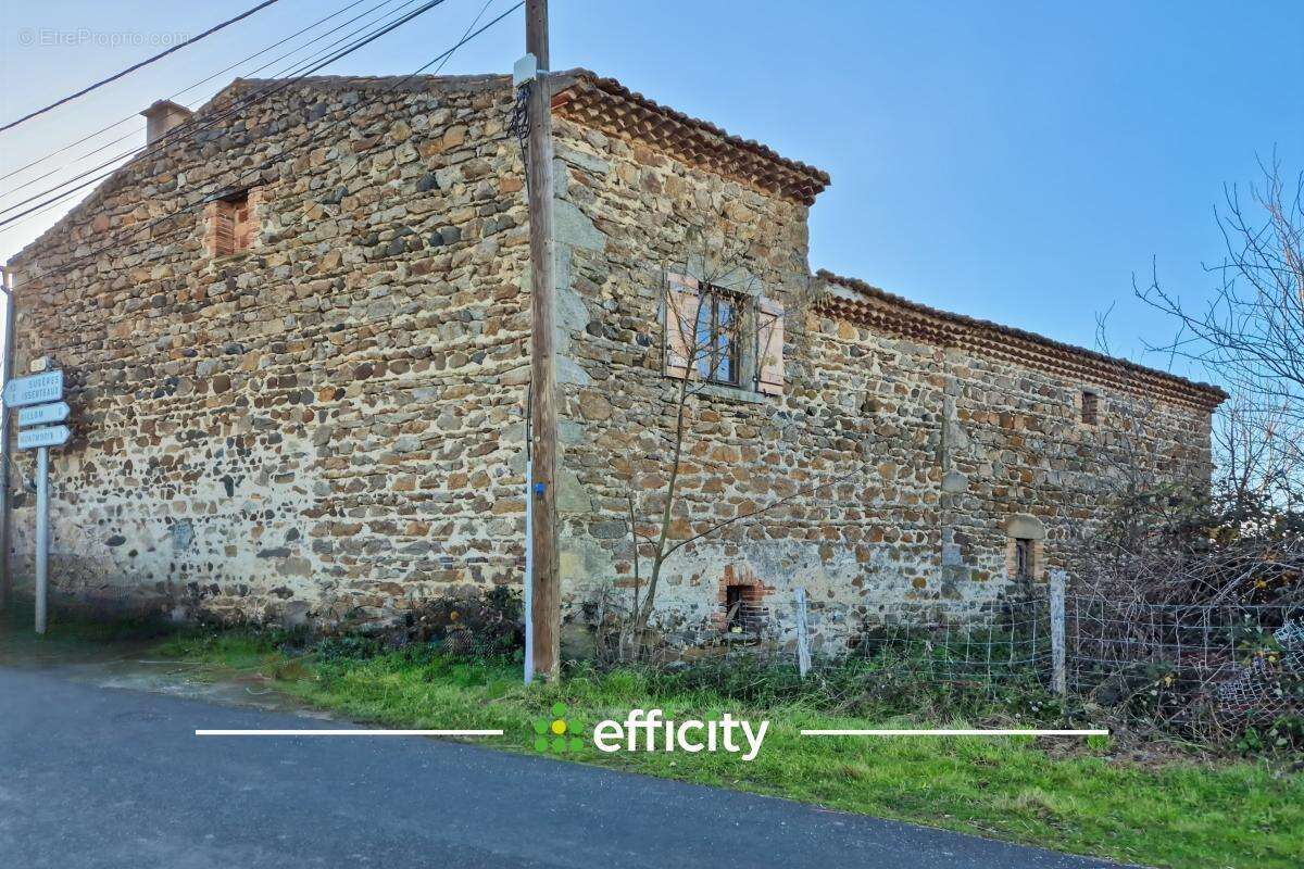 Maison à MONTMORIN