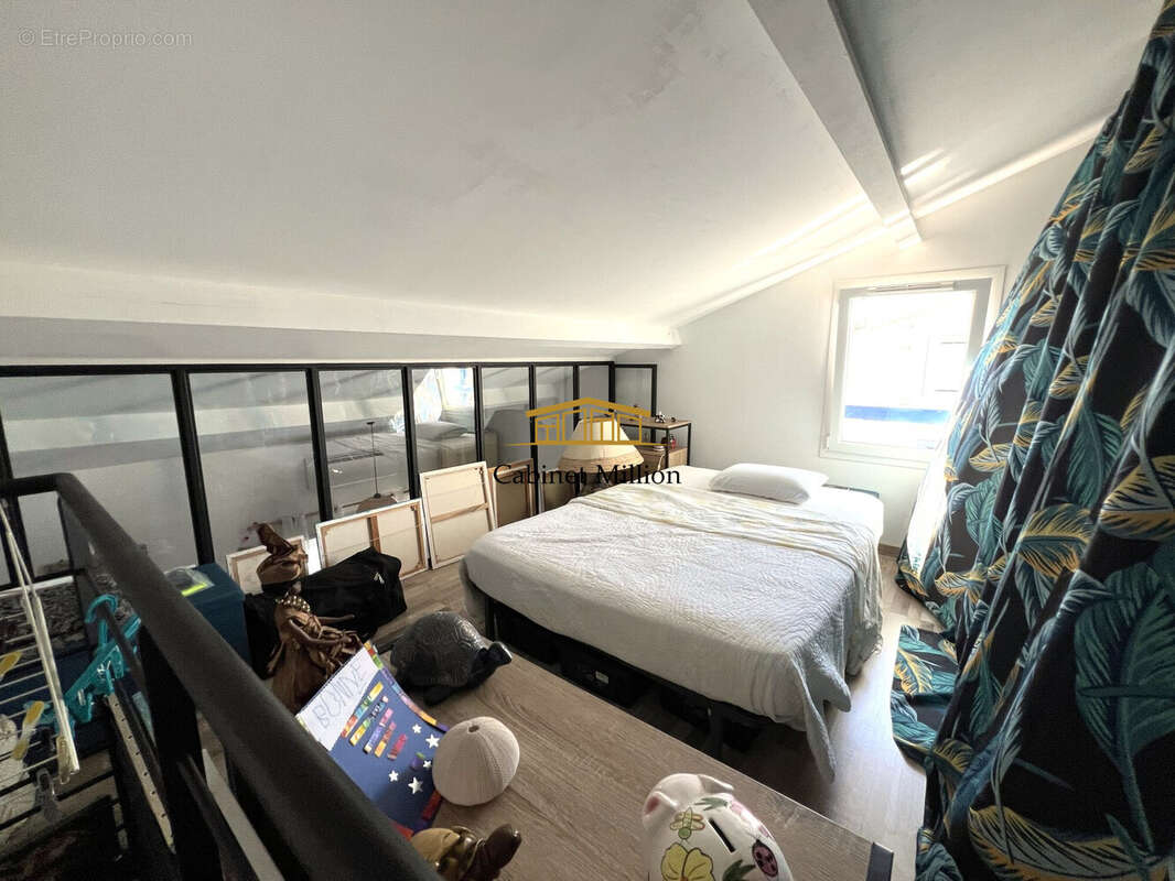 Maison à VIC-LA-GARDIOLE